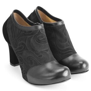 John Fluevog Balthazar Voyageur Elegant Black Velvet Women's Shoes